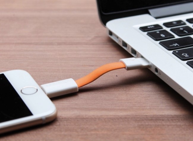 incharge-keychain-lightning-to-usb