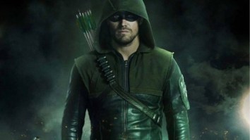 ‘Arrow’ Star Stephen Amell Went Superhero IRL As He CRUSHED The ‘American Ninja Warrior’ Course
