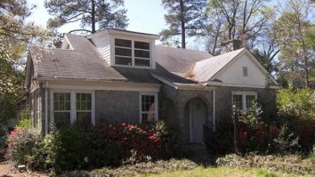 Someone Solved The Mystery Of The Upstairs Tenant In That Creepy Viral ‘Nightmare House’ Listing