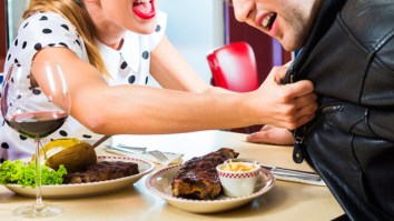 This Woman Live-Tweeted A Lady Destroying Her Cheating BF At Dinner And It Was ABSOLUTELY EPIC