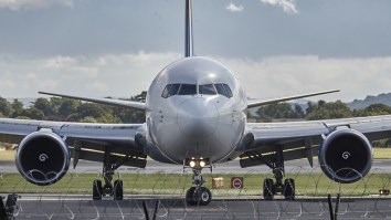 Google Now Tells You Hidden Airline Fees When Flying Basic Economy And Predicts Flight Delays