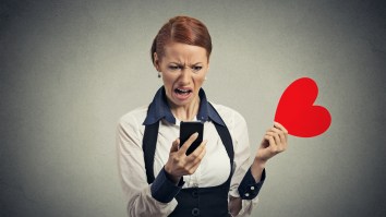 Women Reveal Things Dudes Write On Their Online Dating Profiles That Are An Automatic Deal-Breaker