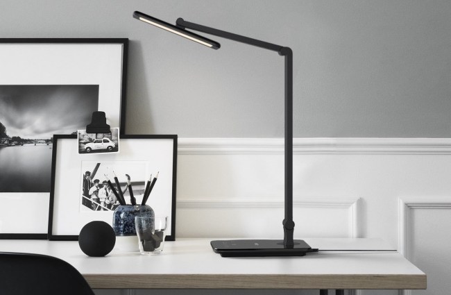 Aukey LED lamp with USB