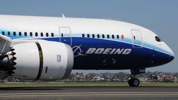 These Pilots Got Extremely Creative With Their Flight Path While Testing Out A Boeing 787