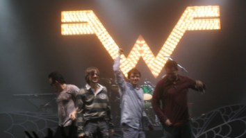 Weezer Announce New Album Pacific Daydream, Listen To Their New Song ‘Mexican Fender’