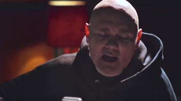 Billy Corgan From The Smashing Pumpkins With A Hypnotic Cover Of ‘Wrecking Ball’
