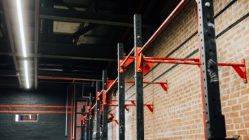 Two Dudes Go Head To Head In ‘Most Pull Ups In 60 Seconds’ World Record Attempt