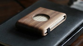 This Minimalist Wallet Is Made From Walnut Wood And It’s A Limited Edition Beauty