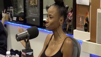 Miko Grimes Says Derek Carr Got Injured When OL Stopped Blocking After Carr Asked Them Not To Kneel