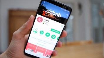 Airbnb’s Changes; E-Sport’s Explosion; Kylie Jenner’s Tweet Tanks Snap