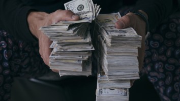Over 50,000 People Were Duped Into Believing The Kid Who Won The $451 Million Jackpot Was Giving It To Them