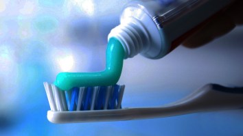 Twitter Is Having A VERY Passionate Debate The Proper Way To Apply Toothpaste To Your Toothbrush