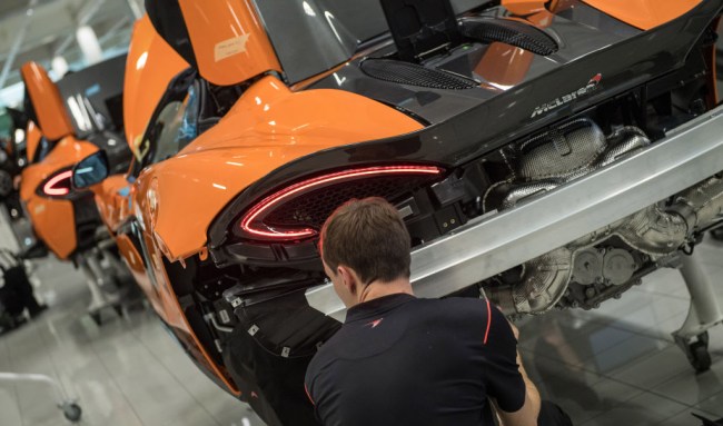 How McLaren uses virtual reality design cars