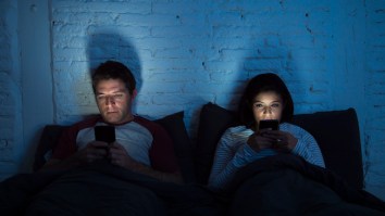 Making 2 Simple Changes Will Kick Your Smartphone Addiction And One Involves The Color Red