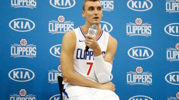 Man Buys Stranger A Plane Ticket To Come Fight Him After A Twitter Argument Over NBA’s Sam Dekker
