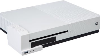 This Smart Device For Charging Xbox One Controller Batteries Is Genius