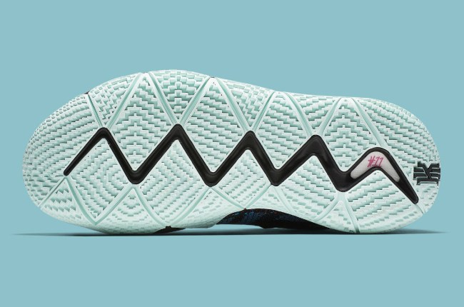 Nike Kyrie 4 Black Laser Fuschia