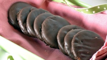 9-Year-Old Sells Out Of Girl Scout Cookies In 45 Minutes At Cannabis Dispensary On Canada’s First Legal Weed Day