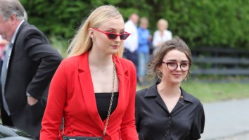 ‘Game Of Thrones’ Stars Sophie Turner And Maisie Williams Take Baths Together When They Get High