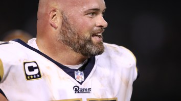 The Rams’ Andrew Whitworth Pulls Awesome Bro Move, Will Donate Paycheck To Thousand Oaks Victims