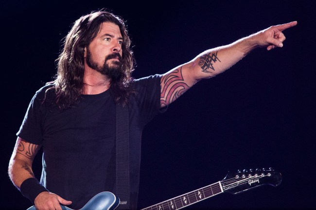 dave grohl feeds firefighters