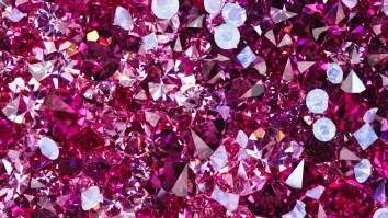 Can You Tell This ‘Virtually Unheard Of’ Pink Diamond Expected To Go For $50 Million At Auction From A Fake One At A Mall Kiosk?