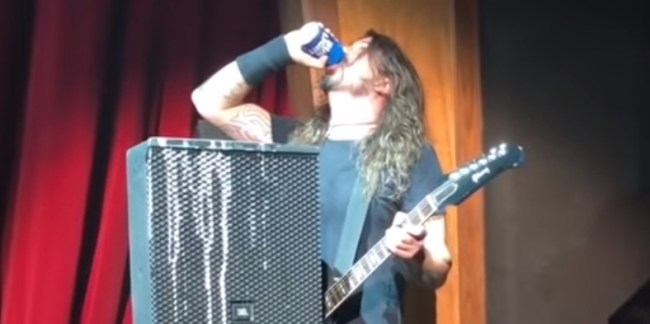 dave_grohl_fall_beer