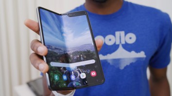 Samsung’s $2,000 Foldable Phone Is Already Breaking