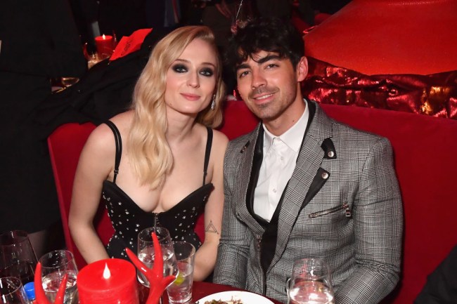 game of thrones star sophie turner and joe jonas get married in las vegas in low-key wedding