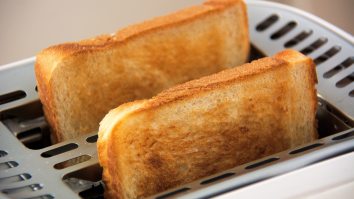 People Are Arguing About The Correct Way To Make Toast And There Seems To Be No Right Answer