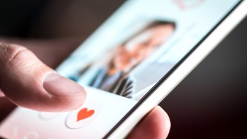 Guy Goes On Tinder ‘For Fun’ While His Wife’s Away Traveling For Business And Ends Up Matching With Her