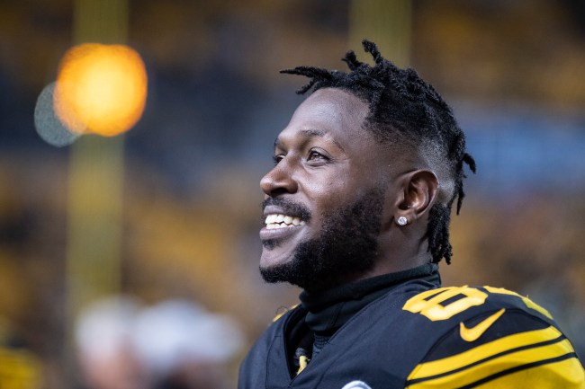 Antonio Brown's preferred hlemet from Schutt is no longer available to wear, and the company explains why production stopped