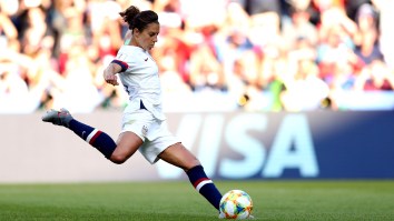 Paging Chicago Bears: Soccer Star Carli Lloyd Nails Field Goals At Eagles Practice, Including A 55-Yarder She Made Look Easy