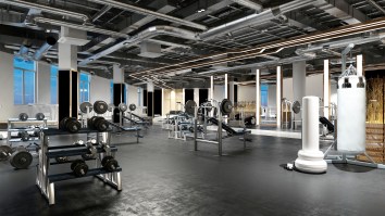 242-Pound Powerlifter Kevin Oak Set A New World Record Squatting 837-Pounds And It Was Crazy Intense