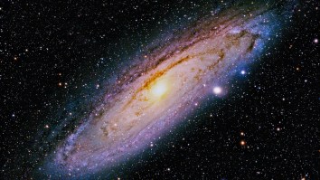Scientists Find Massive Balloon-Like Structures In The Center Of The Milky Way Galaxy That Are Emitting Radio Waves