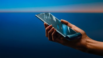 Motorola’s Iconic Razr Is Officially Coming Back In January To Make Flip Phones Cool Again