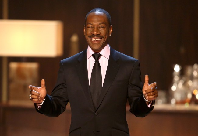 Eddie Murphy returns to Saturday Night Live and appears in comedy sketches on SNL.
