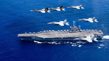 Top Researchers Claim US Military Is Covering Up Their Own Super Advanced Aircraft By Making People Believe It Is A UFO