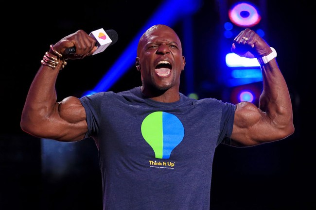 Terry Crews shows off his amazing physique and his body has muscles on muscles in Twitter photo.