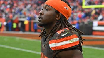 Kareem Hunt’s Arrest Video Has Surfaced, And It Shows The RB Pleading With Cops From Back Of Cruiser