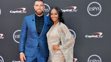 Travis Kelce’s Girlfriend Double Fisting Flasks At The Chiefs’ Victory Parade Shows She’s A Keeper