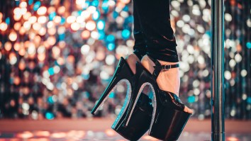 New York Gentlemen’s Club Offering VR Lap Dances During This Disruption Is Proof We’re Now Living In The Future