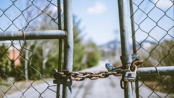 NJ Cops Warn People To Stop Sneaking Into Six Flags Safari
