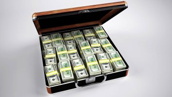 Family Finds A Million Dollars In Straight Cash Sitting In The Road And Inexplicably Turns It Over To The Cops