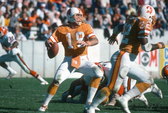 throwback uniforms that should be permanent