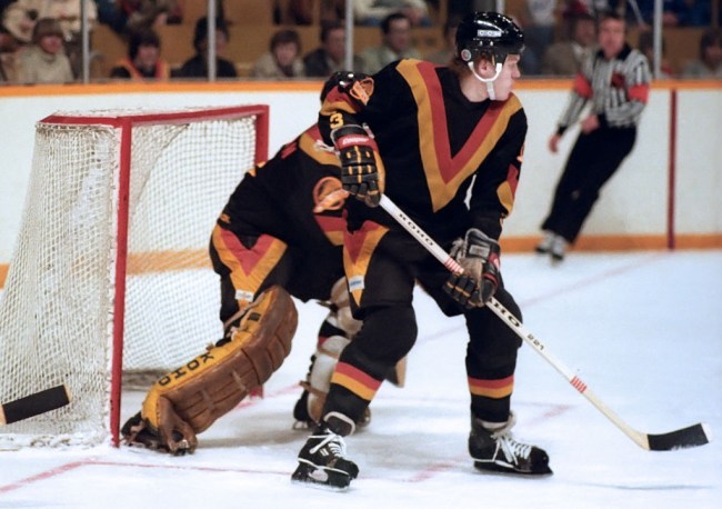 throwback uniforms that should be permanent