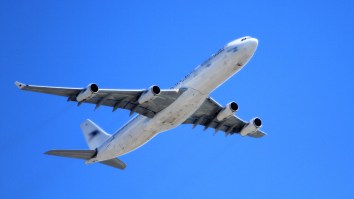 Plane Caught On Video Hovering Motionless In Mid-Air Leads To Alien ‘Missing Time’ Theory