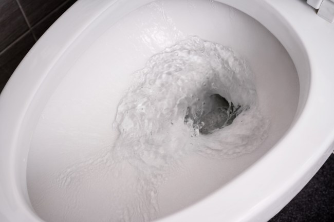 flushing toilet droplets covid 19 spread