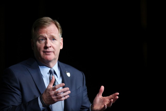 unvaccinated nfl players colored wristbands