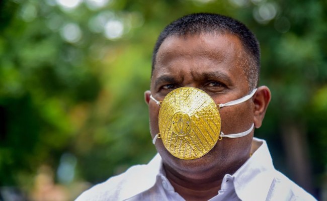 $4000 gold facemask corona